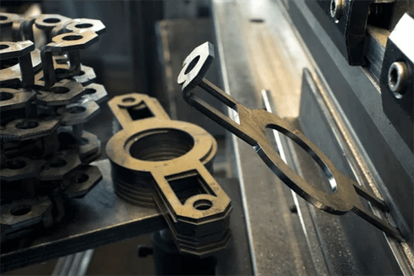 laser-cutting-manufacturing