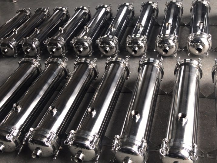 Reliable Pure SiC Ceramic Membranes for Natural Gas and Biogas Purification